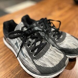 Altra Running Shoes W7.5